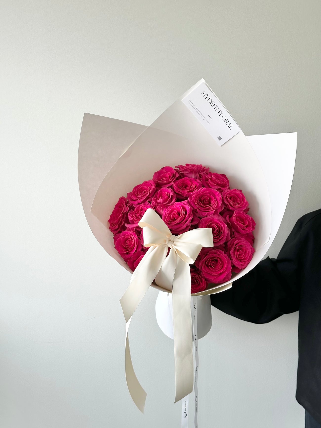 甜心粉玫瑰花束 | Hot Pink Rose Bouquet