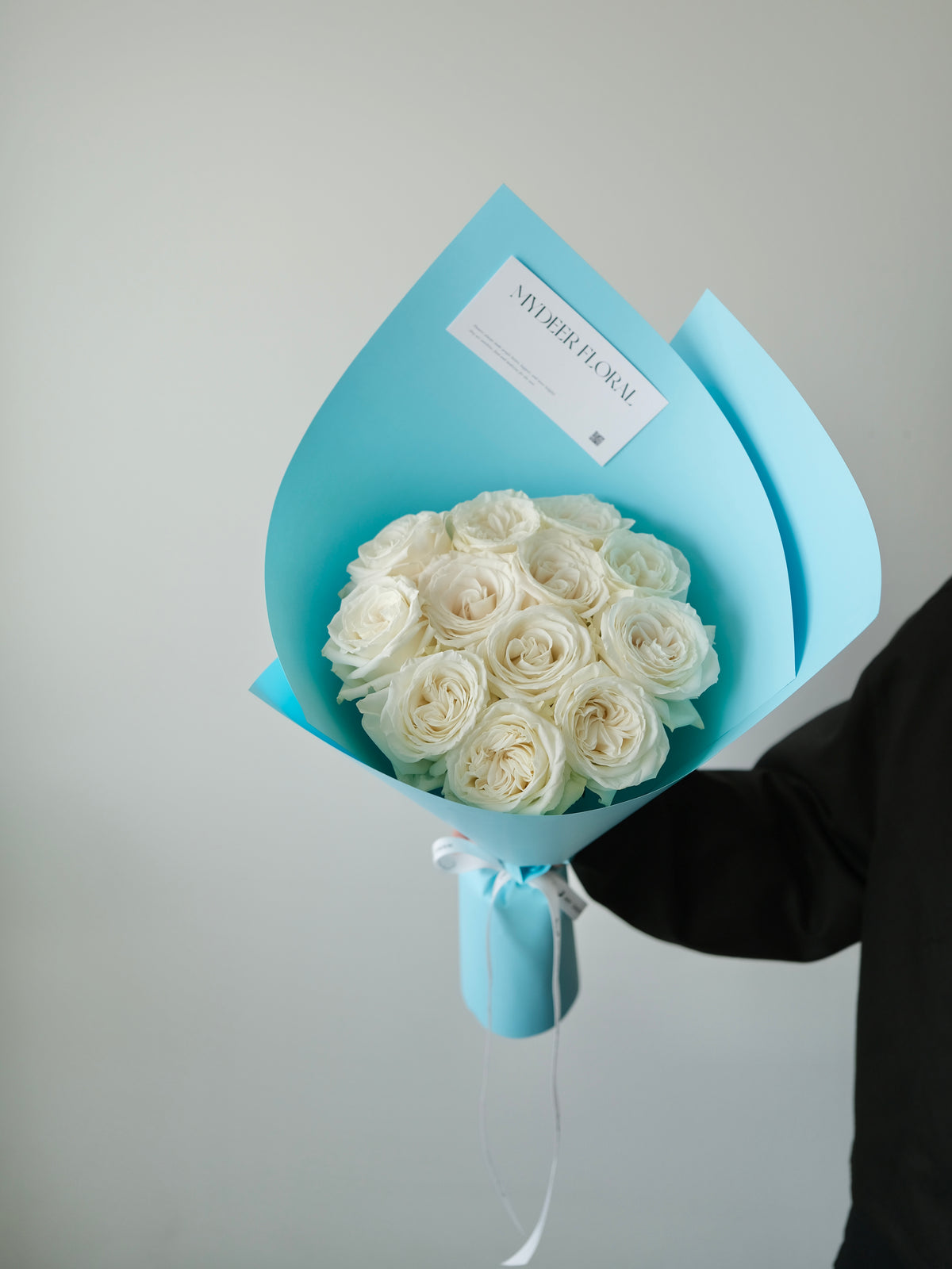 《白月光》玫瑰花束 | White Roses