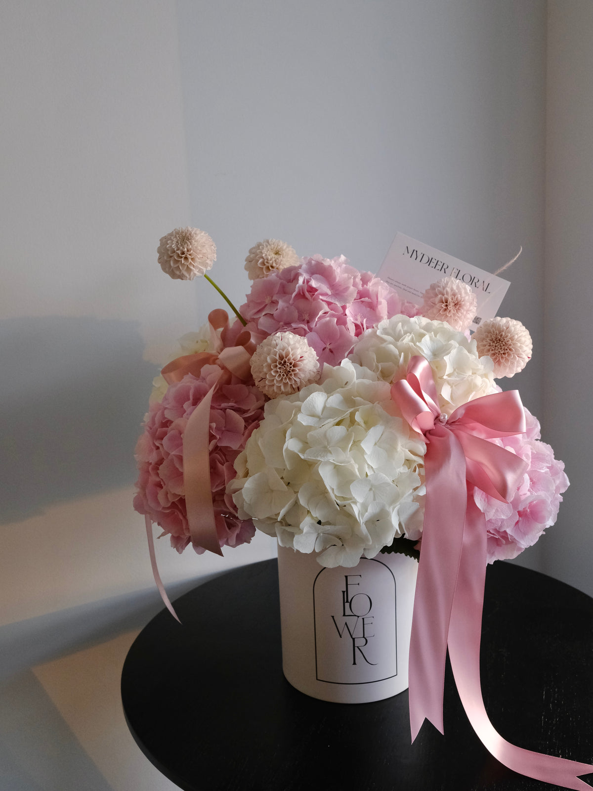 草莓泡芙绣球抱抱桶｜Hydrangea Box