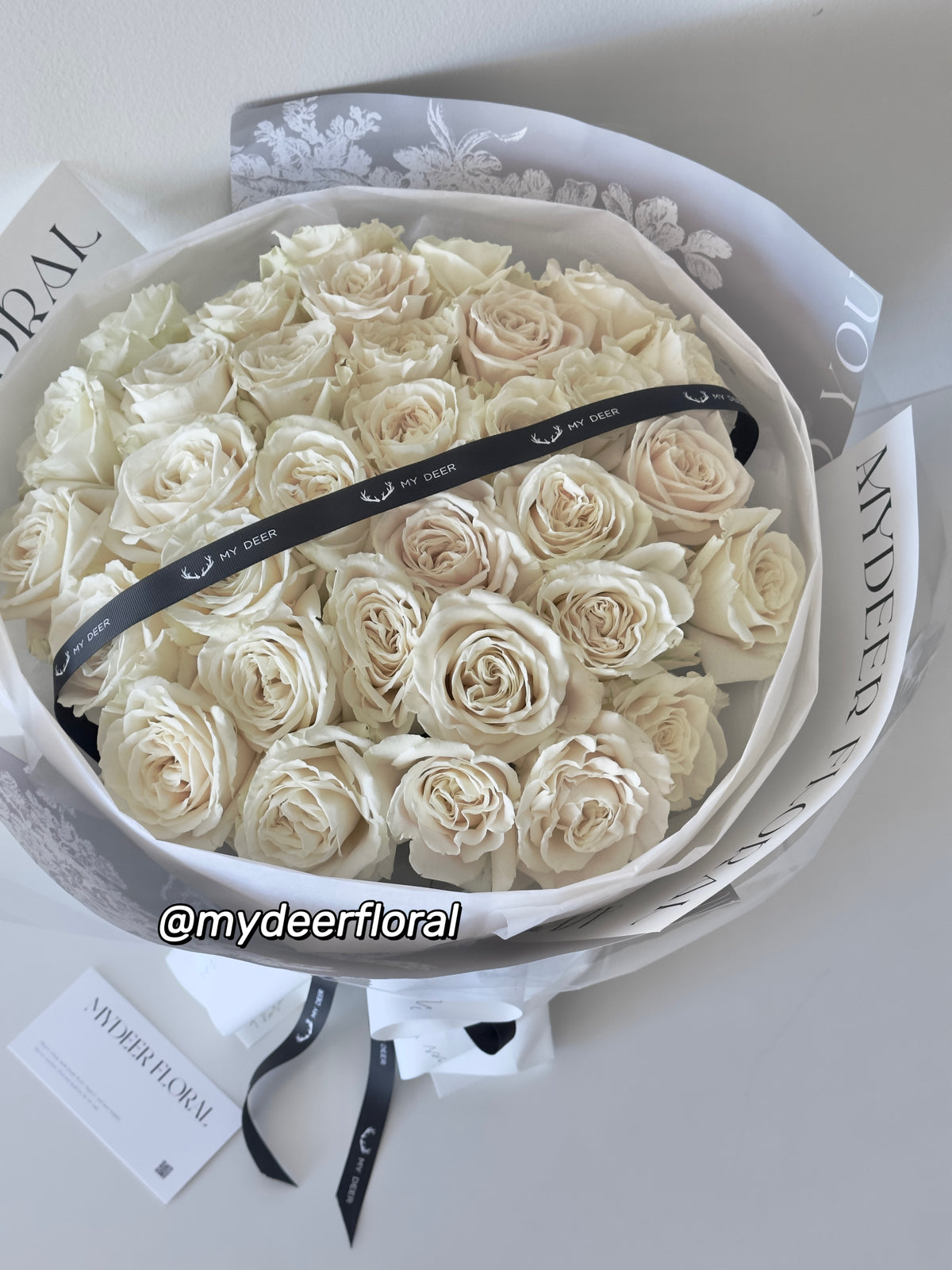 《白月光》玫瑰花束 | White Roses